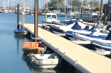 boat and yacht varnish services